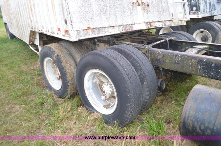 image for item L4089 1967 International semi truck