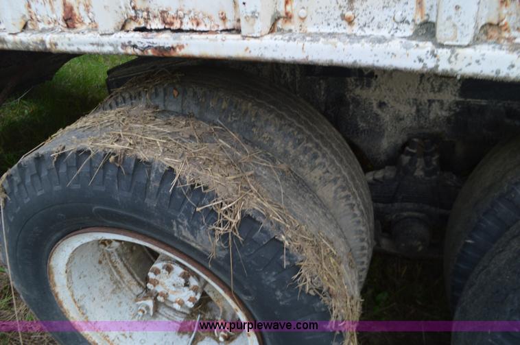 image for item L4089 1967 International semi truck