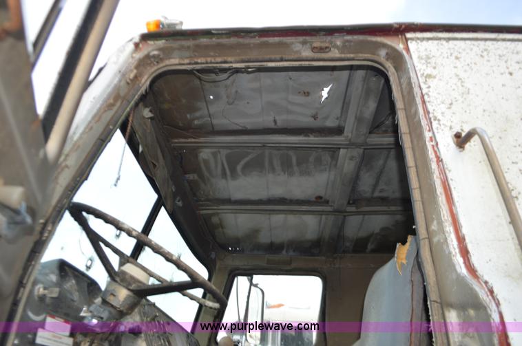 image for item L4089 1967 International semi truck