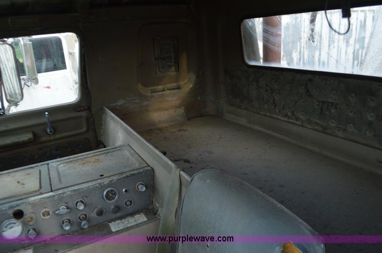 image for item L4089 1967 International semi truck