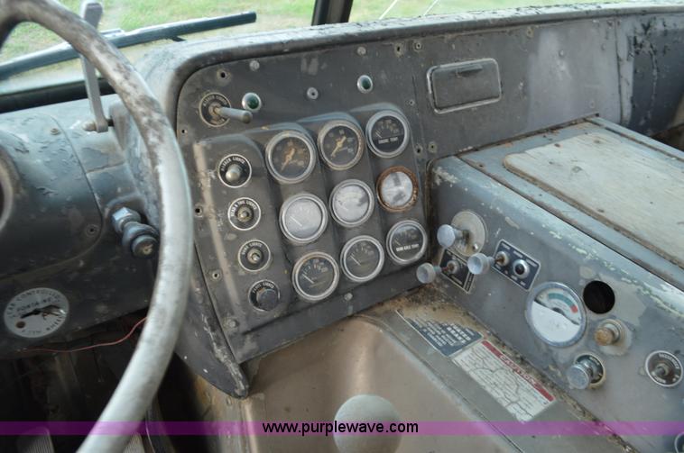 image for item L4089 1967 International semi truck