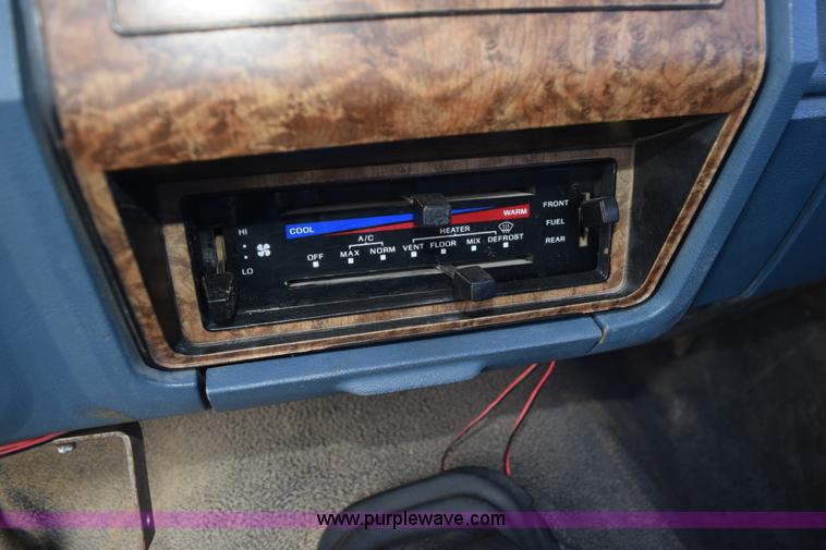 image for item L5003 1986 Ford F350 Crew Cab flatbed pickup truck