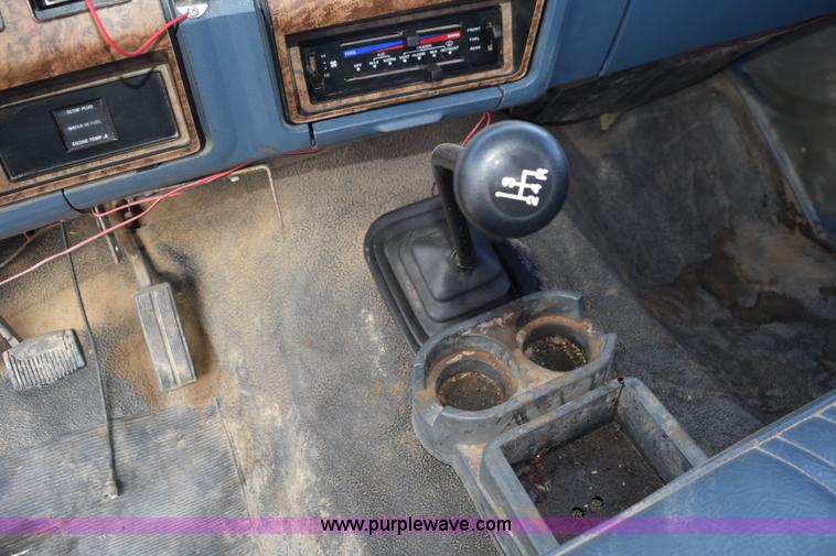 image for item L5003 1986 Ford F350 Crew Cab flatbed pickup truck