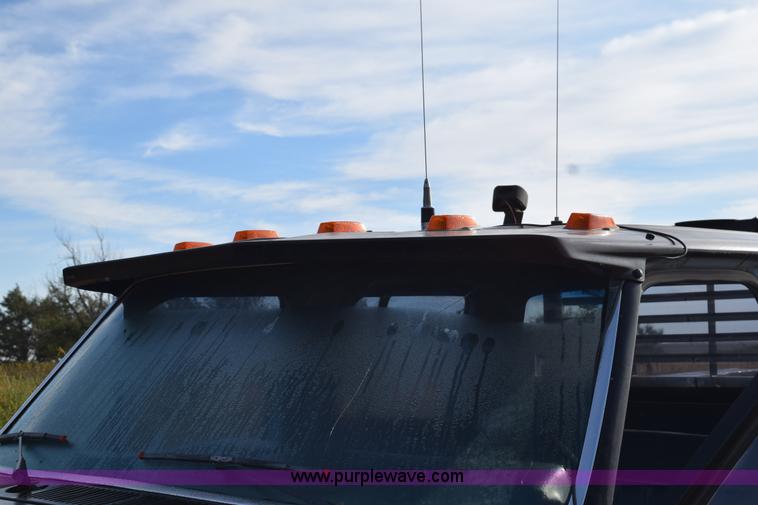 image for item L5003 1986 Ford F350 Crew Cab flatbed pickup truck