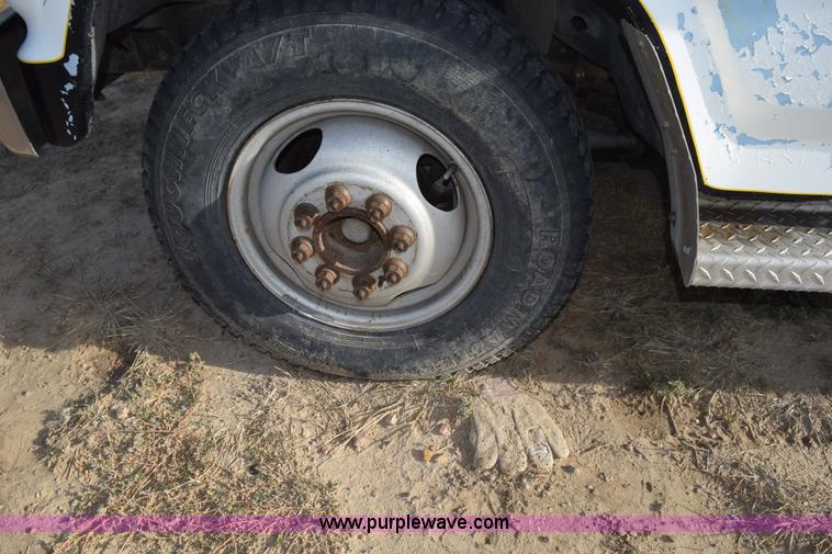 image for item L5003 1986 Ford F350 Crew Cab flatbed pickup truck