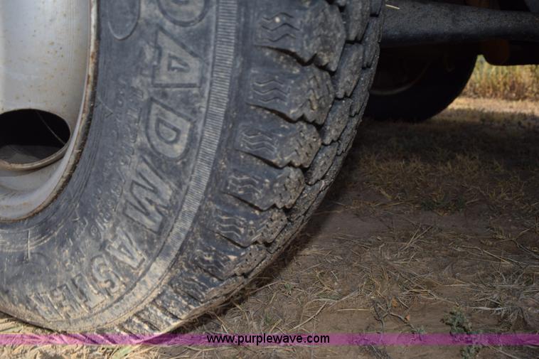 image for item L5003 1986 Ford F350 Crew Cab flatbed pickup truck