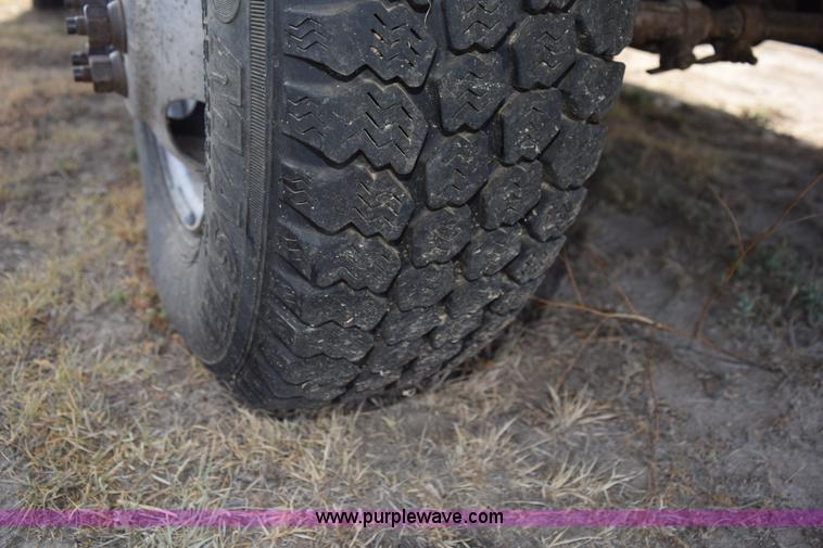 image for item L5003 1986 Ford F350 Crew Cab flatbed pickup truck