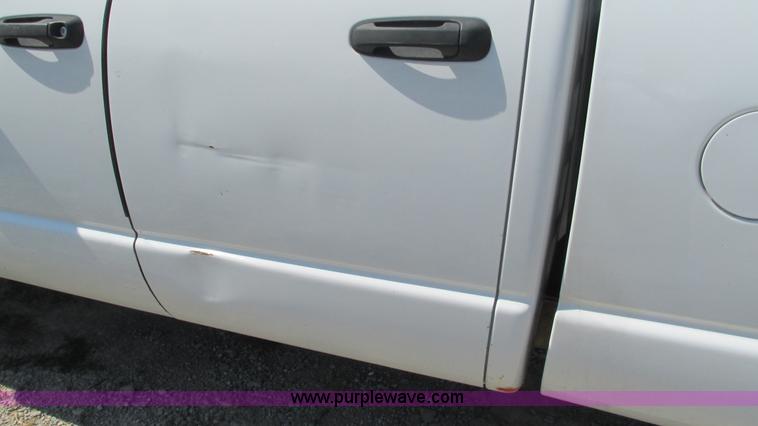 image for item L5261 2006 Dodge Ram 2500 Quad Cab pickup truck