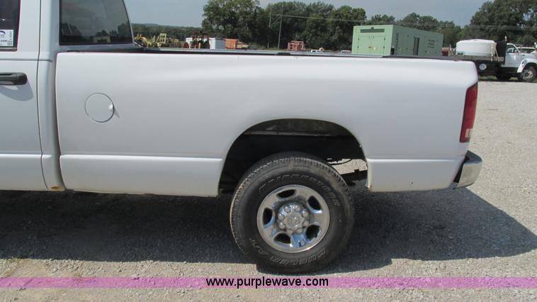 image for item L5261 2006 Dodge Ram 2500 Quad Cab pickup truck