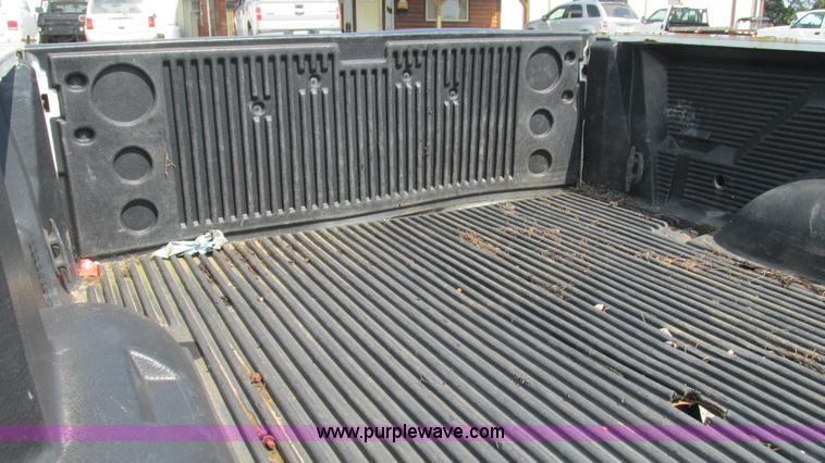 image for item L5261 2006 Dodge Ram 2500 Quad Cab pickup truck