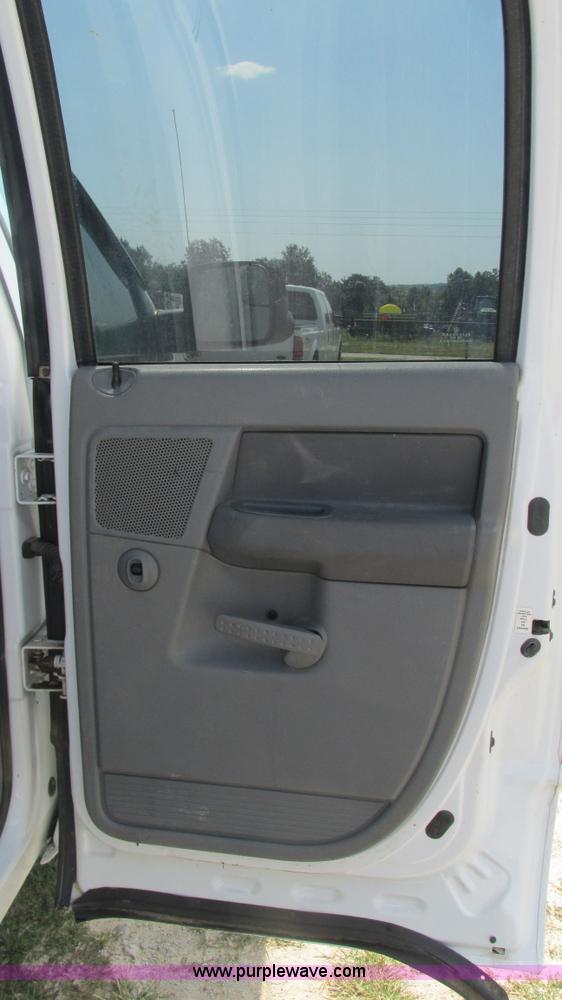 image for item L5261 2006 Dodge Ram 2500 Quad Cab pickup truck