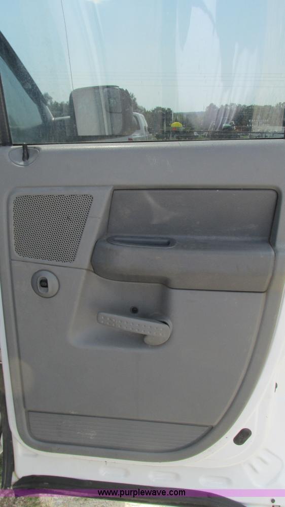 image for item L5261 2006 Dodge Ram 2500 Quad Cab pickup truck