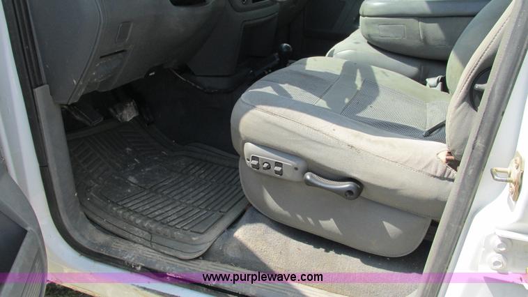 image for item L5261 2006 Dodge Ram 2500 Quad Cab pickup truck