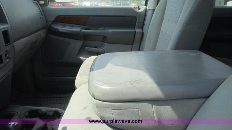 image for item L5261 2006 Dodge Ram 2500 Quad Cab pickup truck