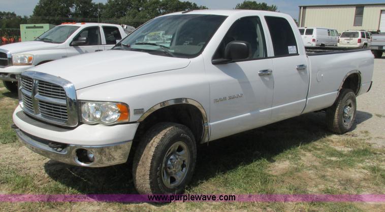 image for item L5262 2003 Dodge Ram 2500 Quad Cab pickup truck