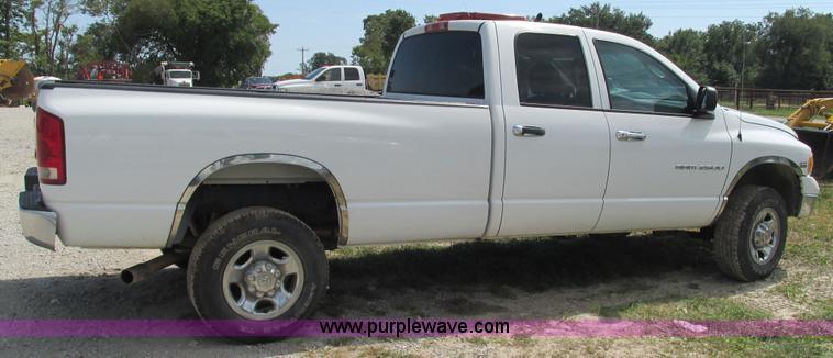 image for item L5262 2003 Dodge Ram 2500 Quad Cab pickup truck