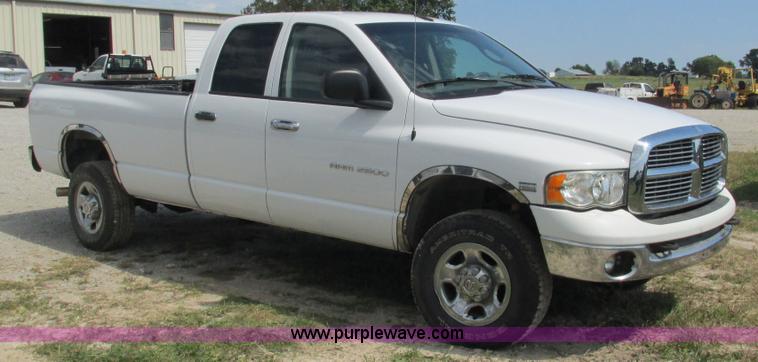 image for item L5262 2003 Dodge Ram 2500 Quad Cab pickup truck
