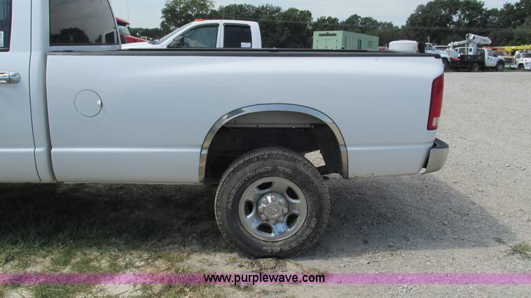 image for item L5262 2003 Dodge Ram 2500 Quad Cab pickup truck