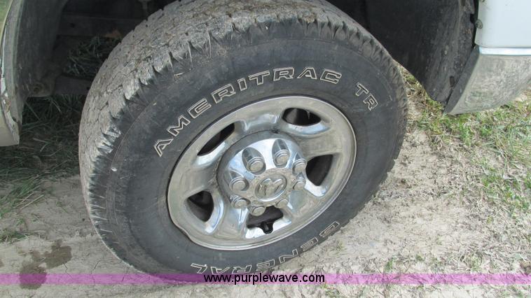 image for item L5262 2003 Dodge Ram 2500 Quad Cab pickup truck