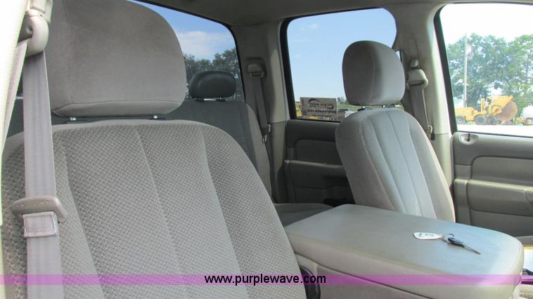 image for item L5262 2003 Dodge Ram 2500 Quad Cab pickup truck