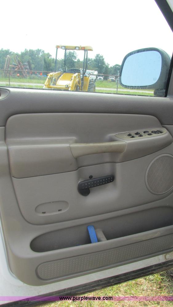 image for item L5262 2003 Dodge Ram 2500 Quad Cab pickup truck