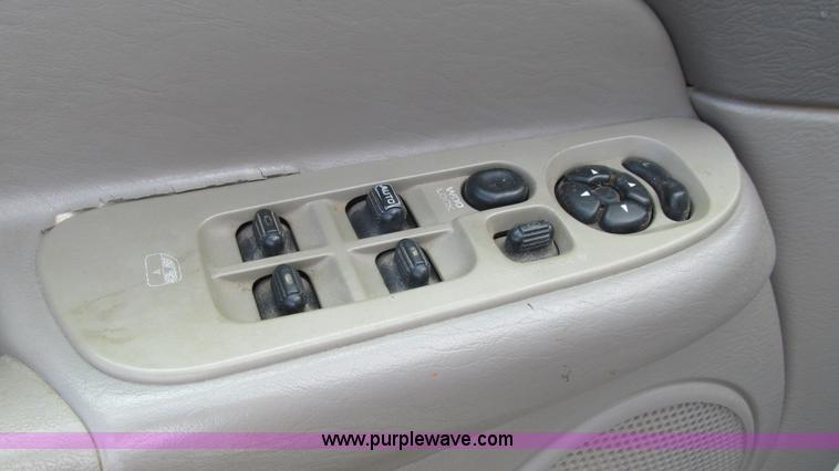 image for item L5262 2003 Dodge Ram 2500 Quad Cab pickup truck
