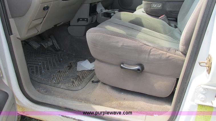 image for item L5262 2003 Dodge Ram 2500 Quad Cab pickup truck