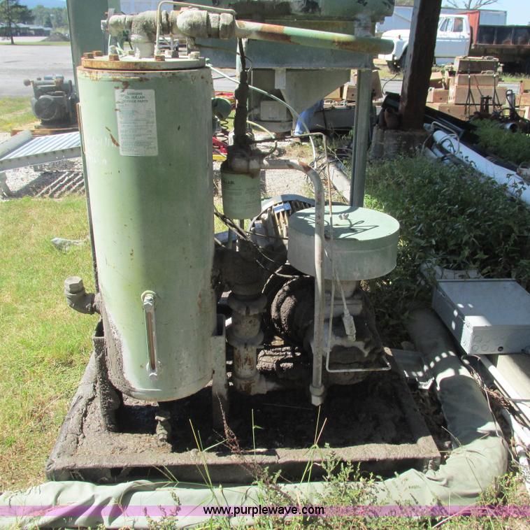 image for item L5283 Sullair air compressor