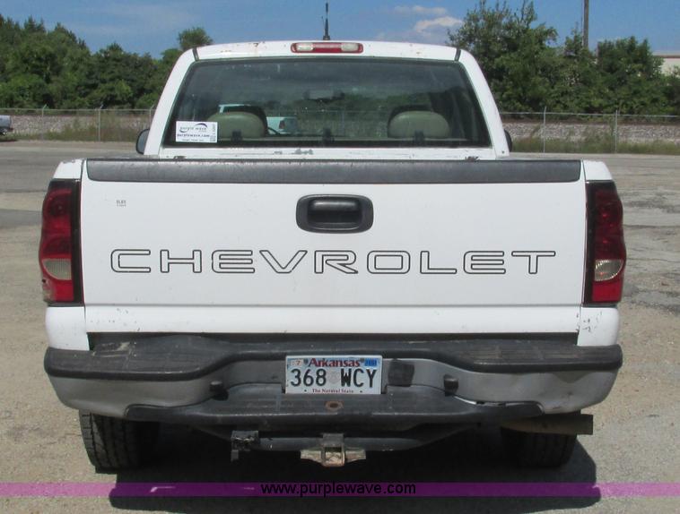 image for item L5297 2004 Chevrolet Silverado 1500 Ext. Cab pickup truck