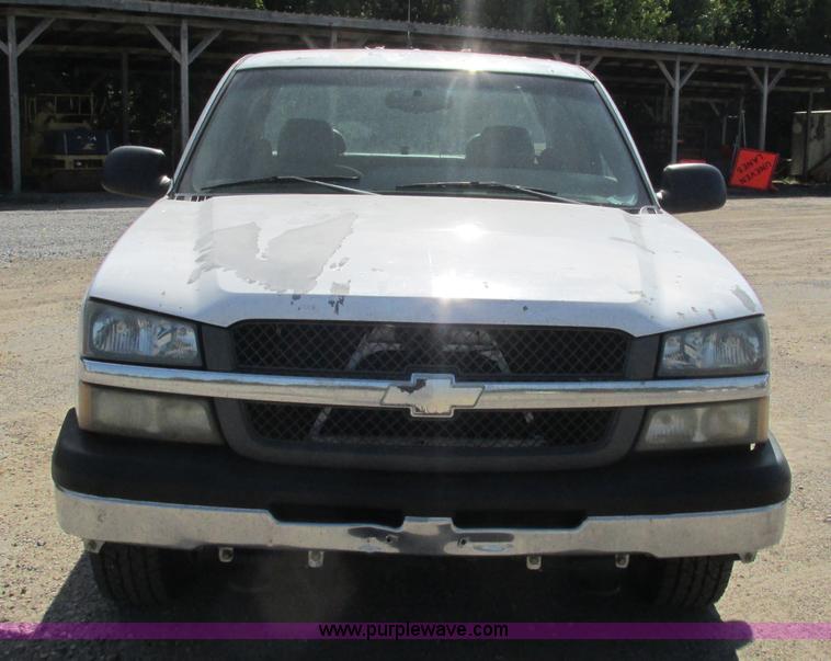 image for item L5297 2004 Chevrolet Silverado 1500 Ext. Cab pickup truck
