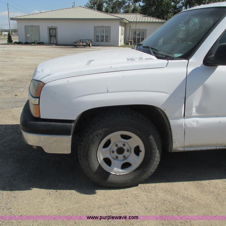 image for item L5297 2004 Chevrolet Silverado 1500 Ext. Cab pickup truck