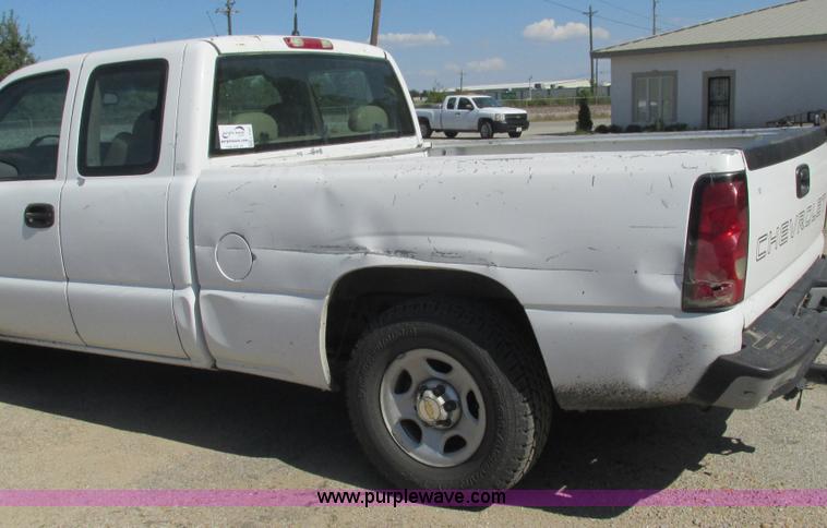 image for item L5297 2004 Chevrolet Silverado 1500 Ext. Cab pickup truck