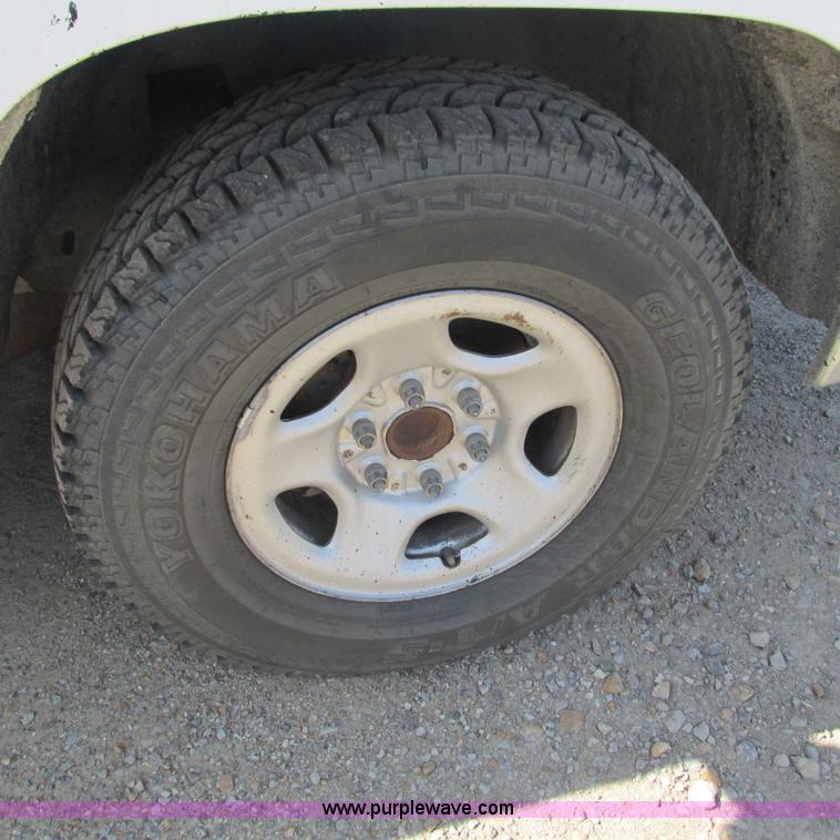 image for item L5297 2004 Chevrolet Silverado 1500 Ext. Cab pickup truck