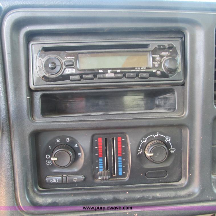 image for item L5297 2004 Chevrolet Silverado 1500 Ext. Cab pickup truck