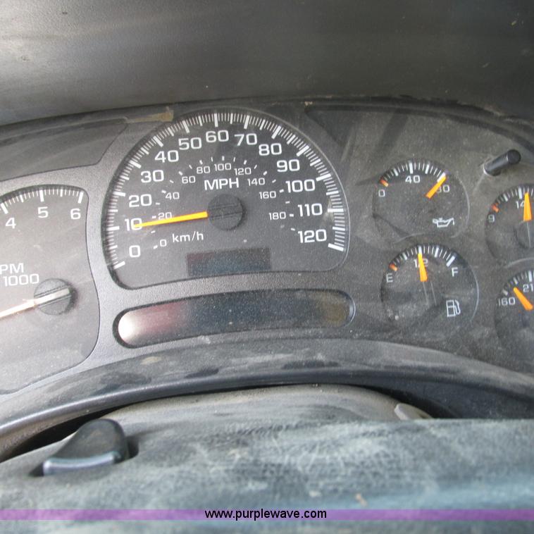 image for item L5297 2004 Chevrolet Silverado 1500 Ext. Cab pickup truck