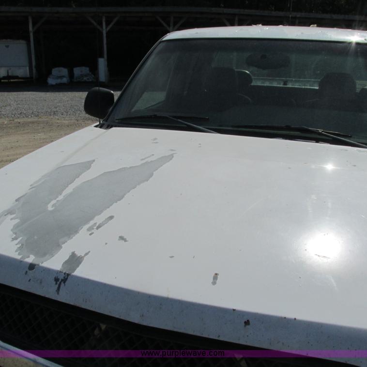 image for item L5297 2004 Chevrolet Silverado 1500 Ext. Cab pickup truck