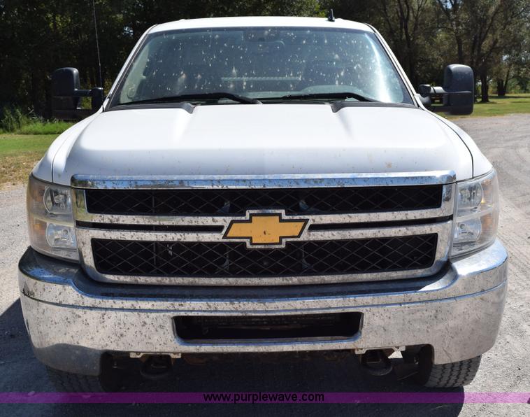 image for item L5977 2012 Chevrolet Silverado 2500HD Crew Cab pickup truck