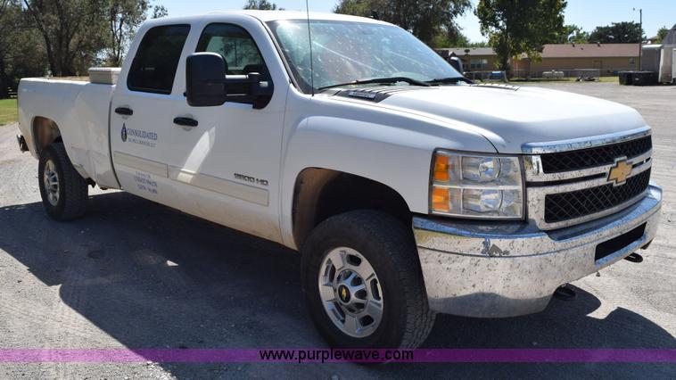 image for item L5977 2012 Chevrolet Silverado 2500HD Crew Cab pickup truck