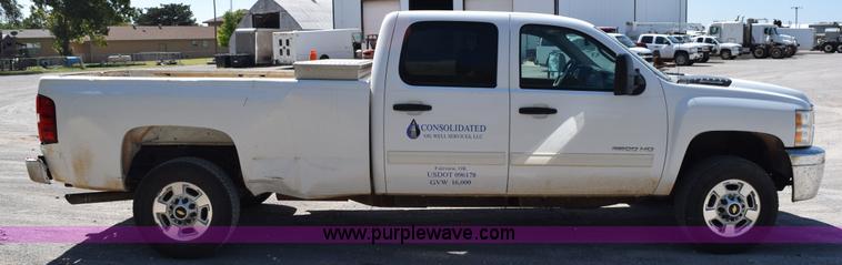 image for item L5977 2012 Chevrolet Silverado 2500HD Crew Cab pickup truck