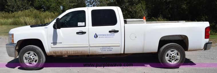 image for item L5977 2012 Chevrolet Silverado 2500HD Crew Cab pickup truck