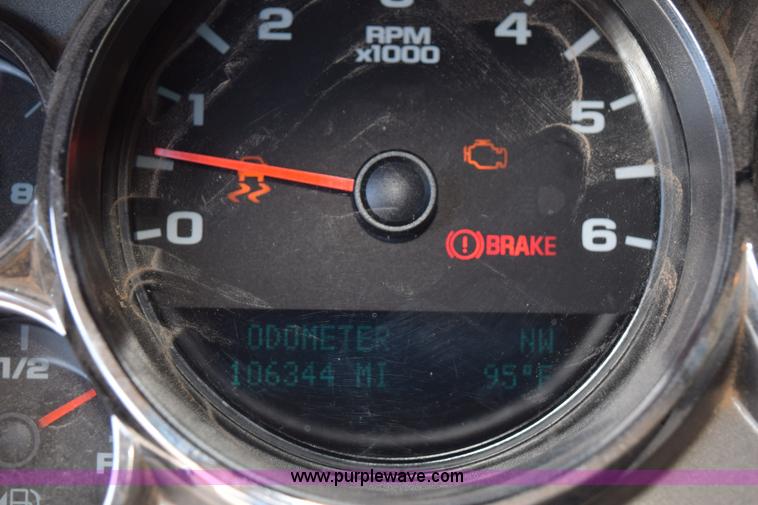 image for item L5977 2012 Chevrolet Silverado 2500HD Crew Cab pickup truck