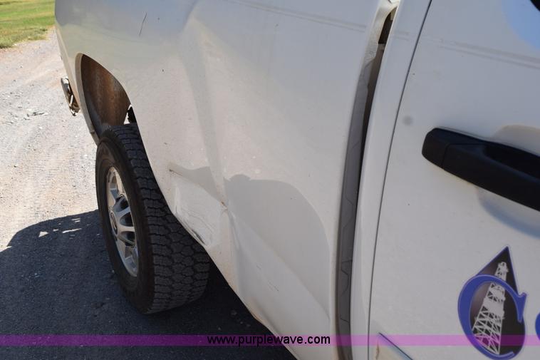 image for item L5977 2012 Chevrolet Silverado 2500HD Crew Cab pickup truck