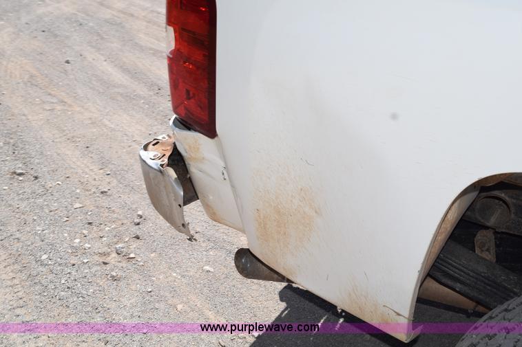 image for item L5977 2012 Chevrolet Silverado 2500HD Crew Cab pickup truck