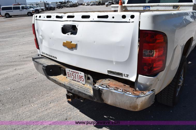 image for item L5977 2012 Chevrolet Silverado 2500HD Crew Cab pickup truck