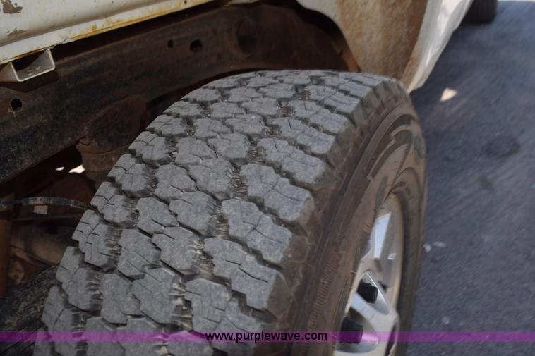 image for item L5977 2012 Chevrolet Silverado 2500HD Crew Cab pickup truck