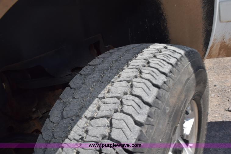 image for item L5977 2012 Chevrolet Silverado 2500HD Crew Cab pickup truck