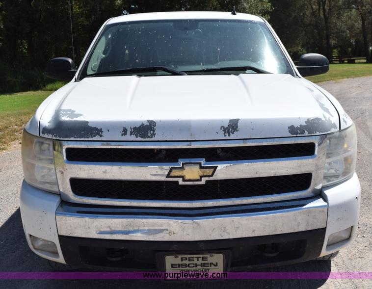 image for item L5978 2007 Chevrolet Silverado 1500 Ext. Cab pickup truck