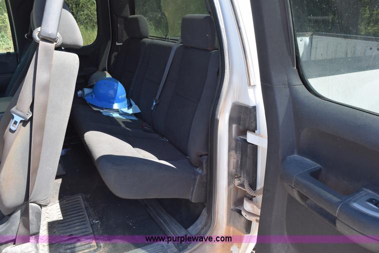 image for item L5978 2007 Chevrolet Silverado 1500 Ext. Cab pickup truck