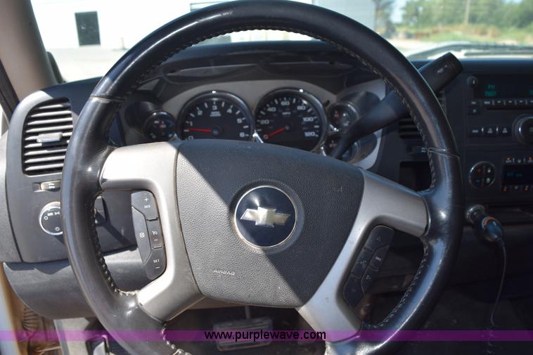 image for item L5978 2007 Chevrolet Silverado 1500 Ext. Cab pickup truck