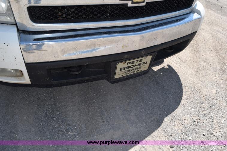 image for item L5978 2007 Chevrolet Silverado 1500 Ext. Cab pickup truck